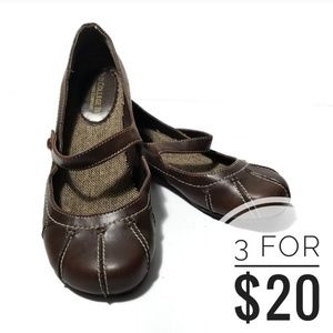 Old College Inn Brown Mary Jane Style Shoe / 7.5